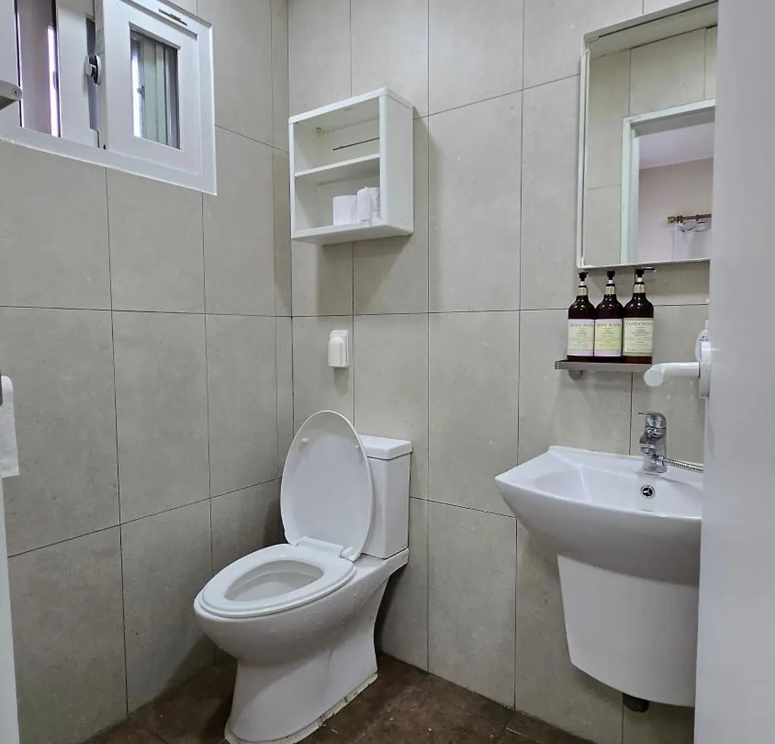 Wisma tamu Rare House Hotel Incheon
