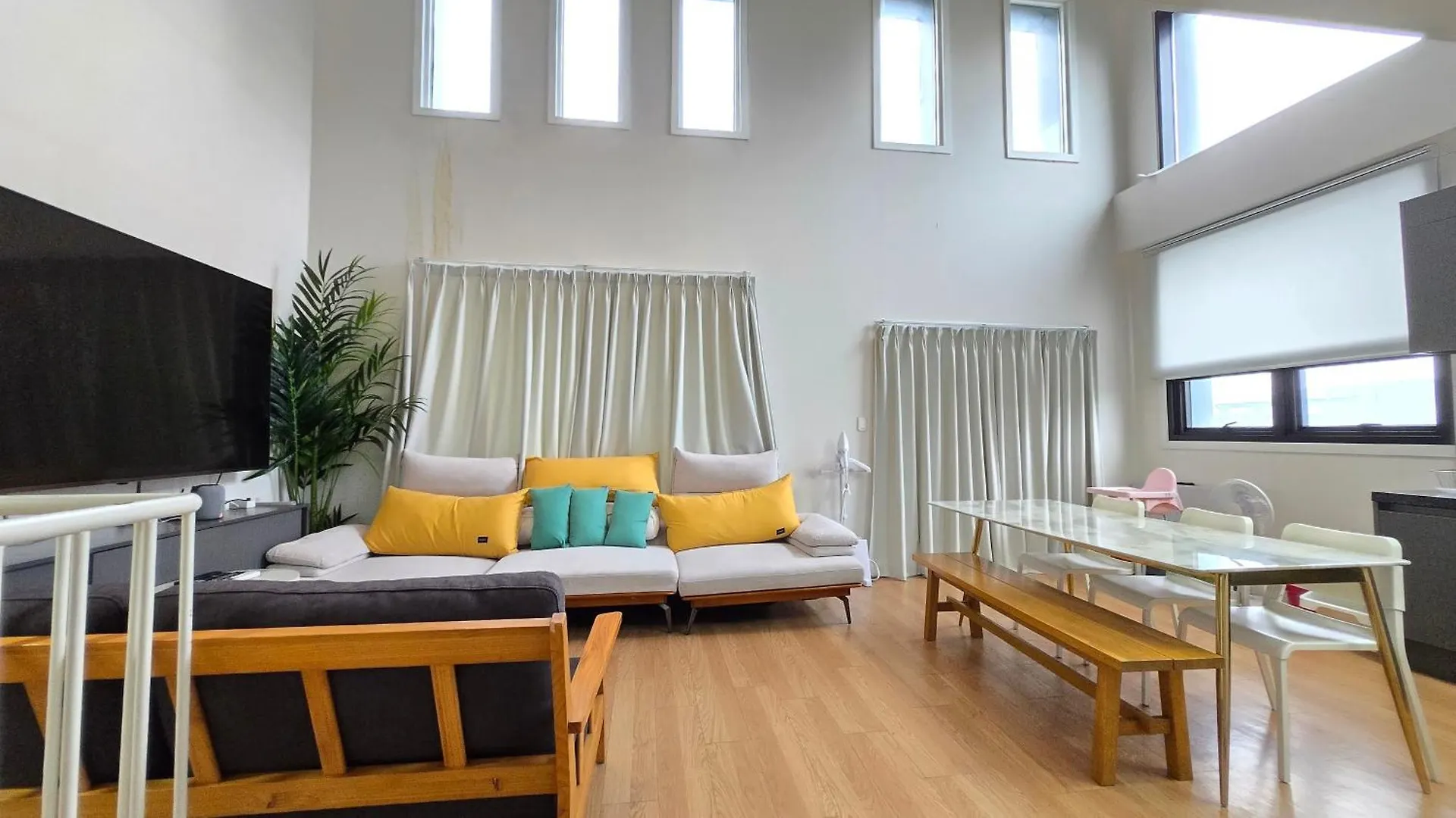 Rare House Hotel Incheon Wisma tamu