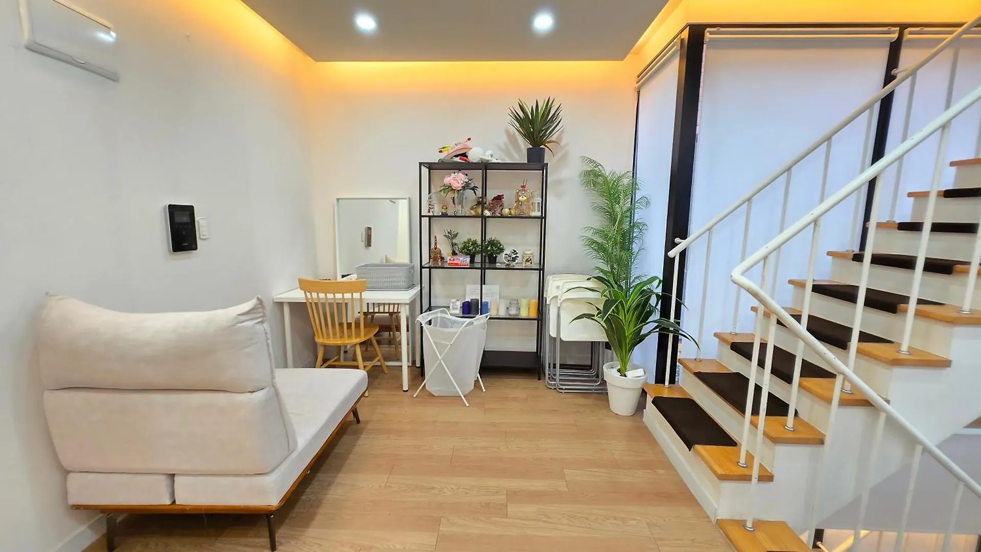Wisma tamu Rare House Hotel Incheon