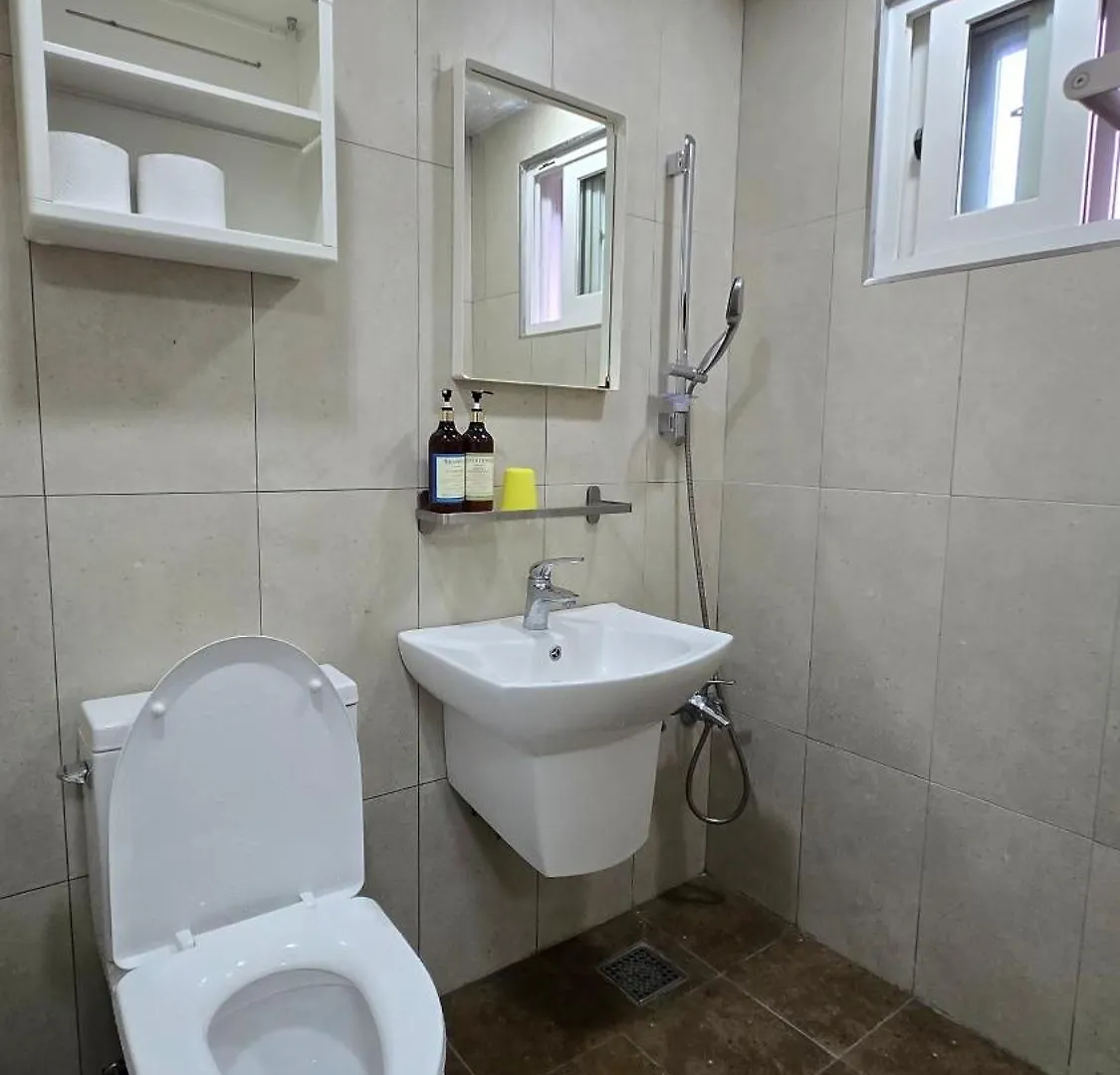 Rare House Hotel Incheon Wisma tamu