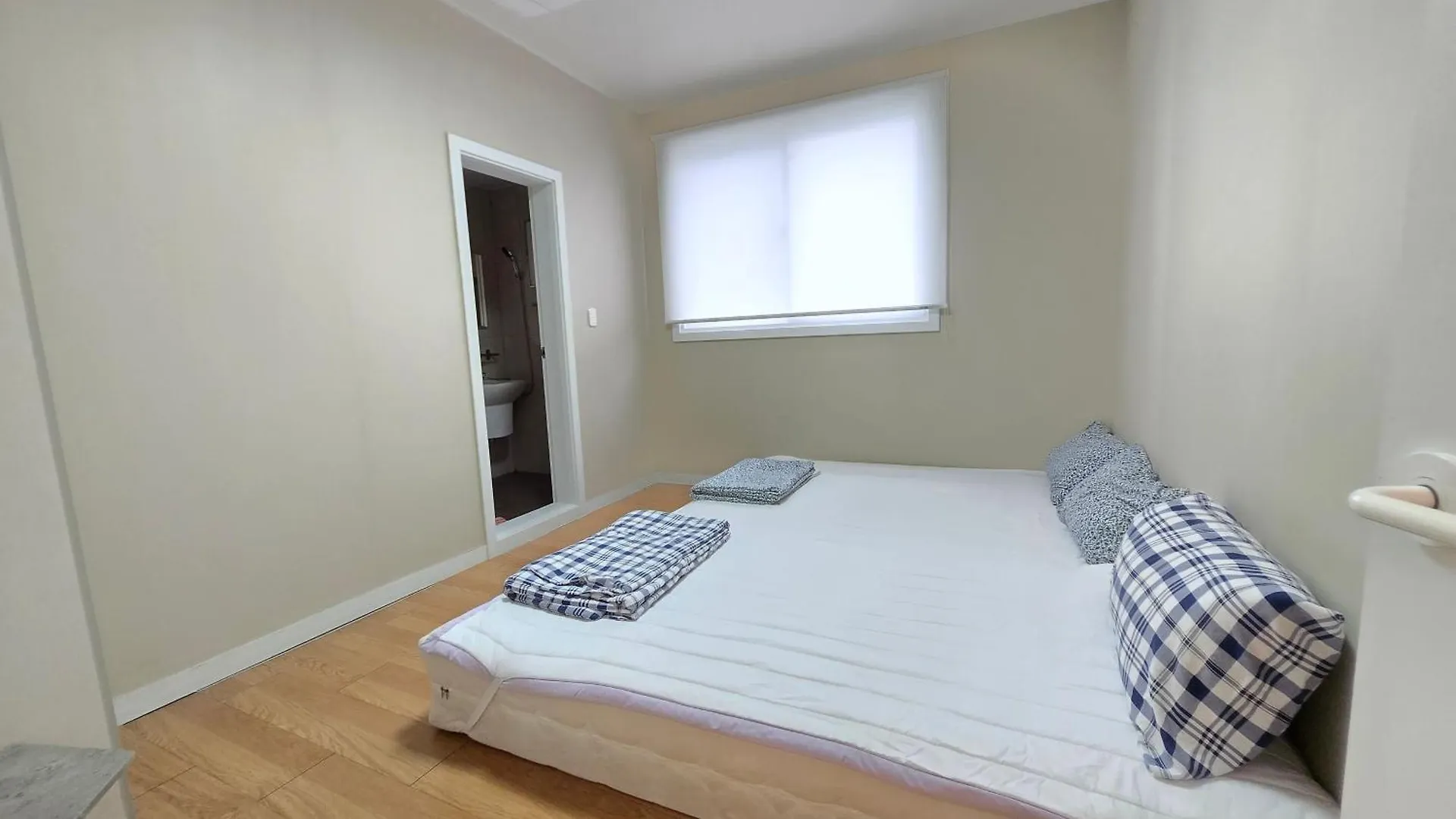 Rare House Hotel Incheon 0*,  Korsel